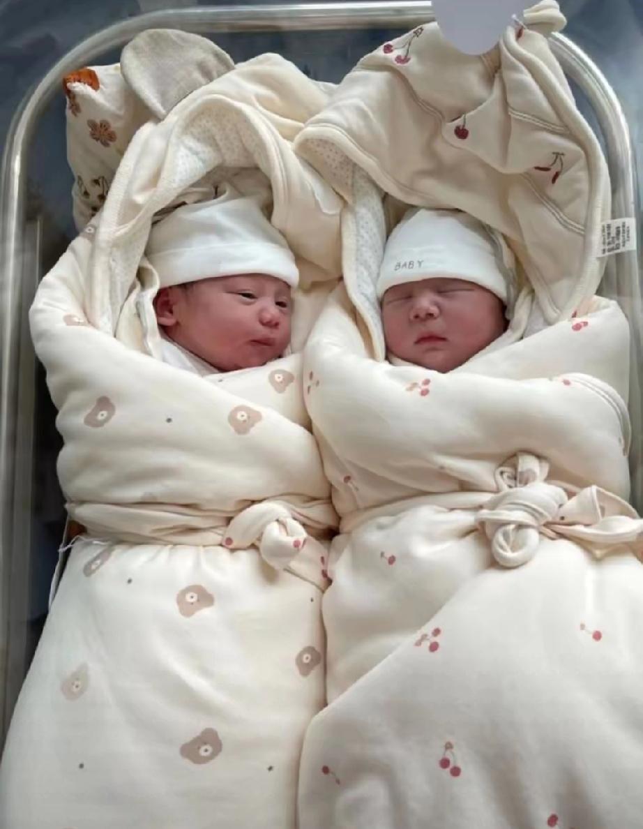 江苏，一个女孩婚前怀孕诞下了一对龙凤胎，起初男方答应女孩彩礼88000元，却因女