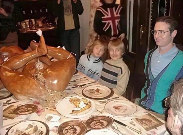 恶心，实在是太恶心了。难怪不得美国人会赤裸裸地说“你不坐在餐桌上，就会在菜单上