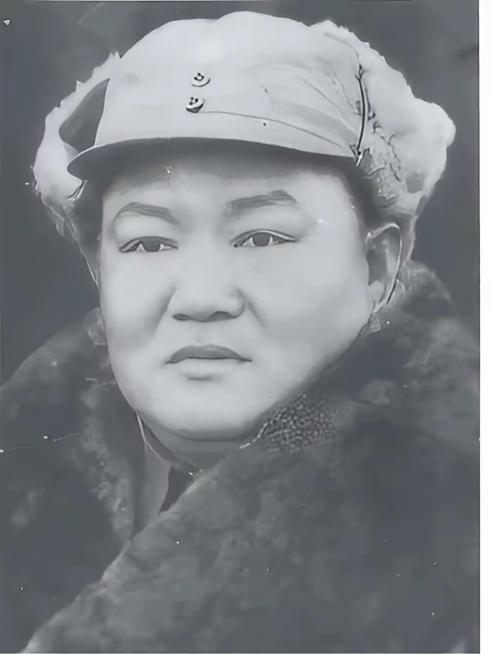 1939年，罗炳辉带领第五支队成功伏击日军，然而在打扫战场时，罗炳辉却突然猛地大