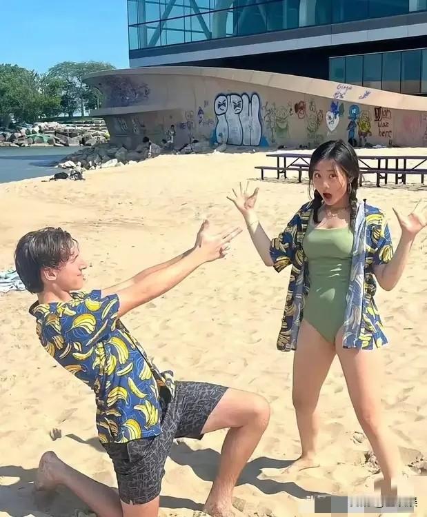 现在最担心的人非黄磊夫妇莫属了，18岁的黄多多算是彻底融入美国同学的圈子了，她自