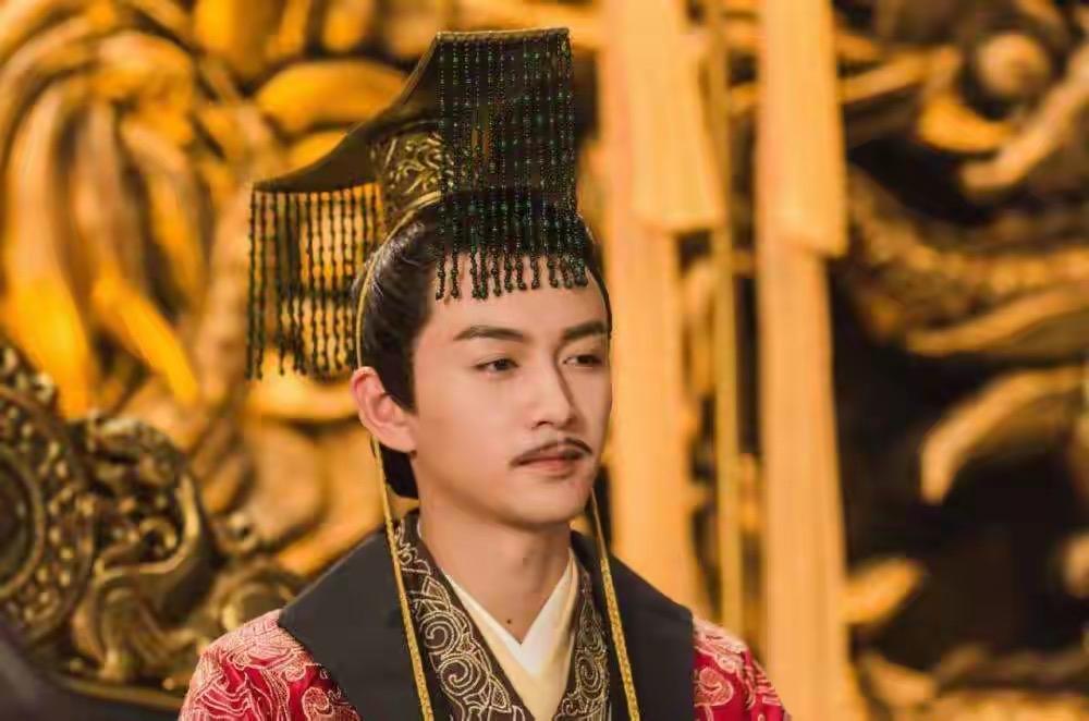 杨勇是嫡长子，又能干且仁厚，为何隋文帝反而选择了阴狠的杨广?换作你是隋文帝，