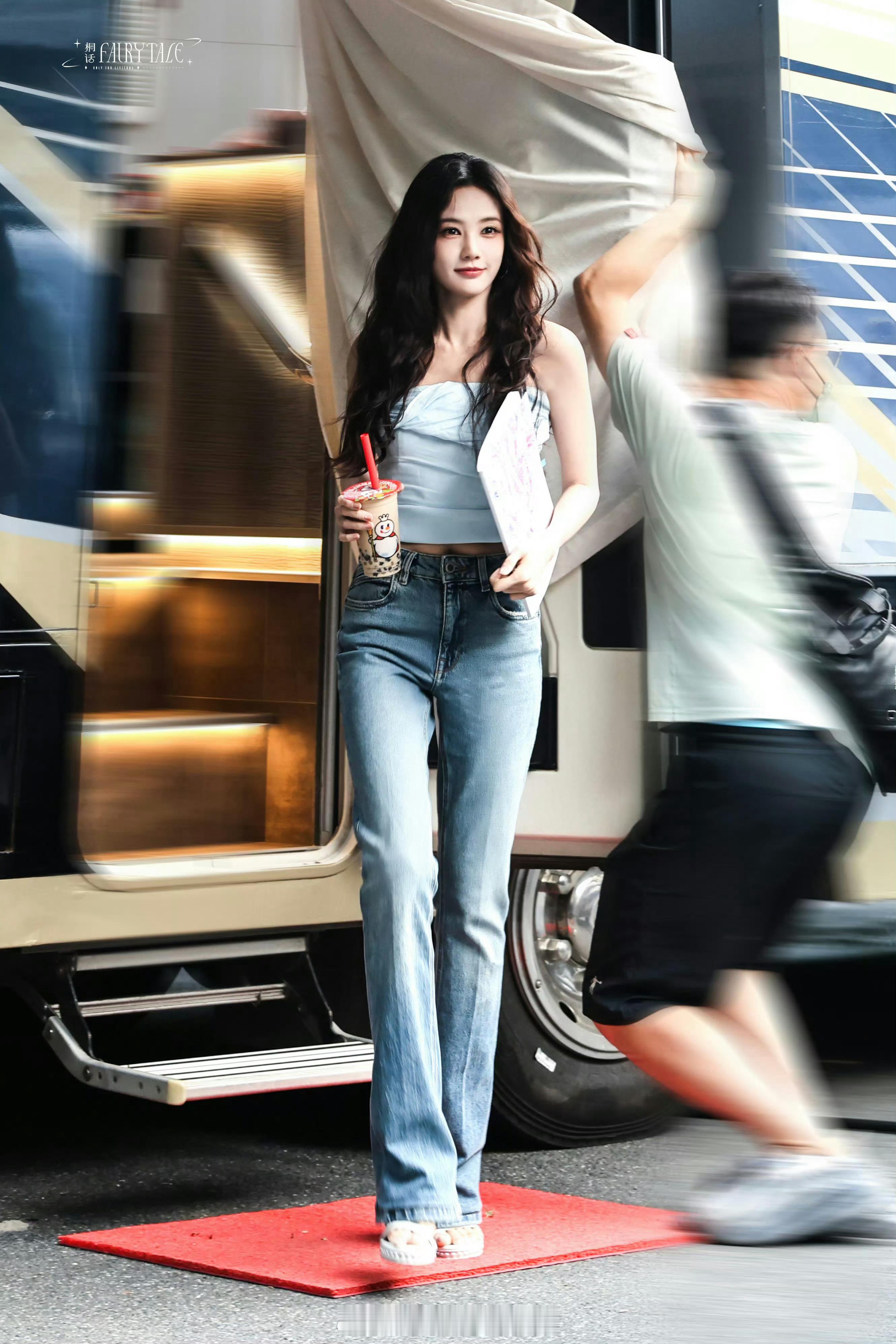 李一桐美人余新皮肤，美成啥样了[笑着哭]​​​