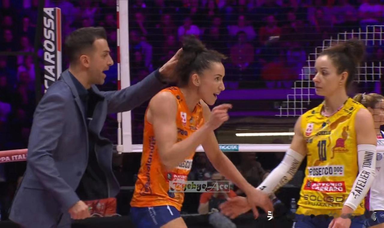 加比今晚打疯了，意大利杯最高分，不是朱婷，也不是哈克，MVP又发给了她[呲牙笑]