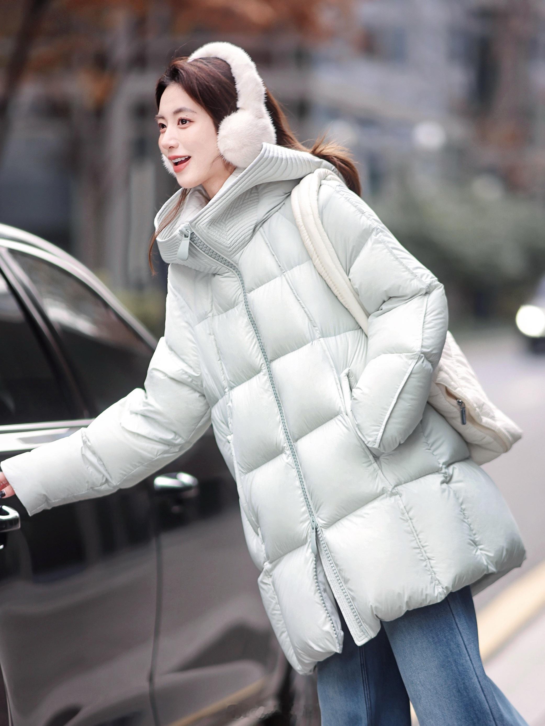 老天奶！这才是让我一眼心动的鹅绒服啊高充绒90白鹅蓬松大绒朵结合龟背式连帽廓