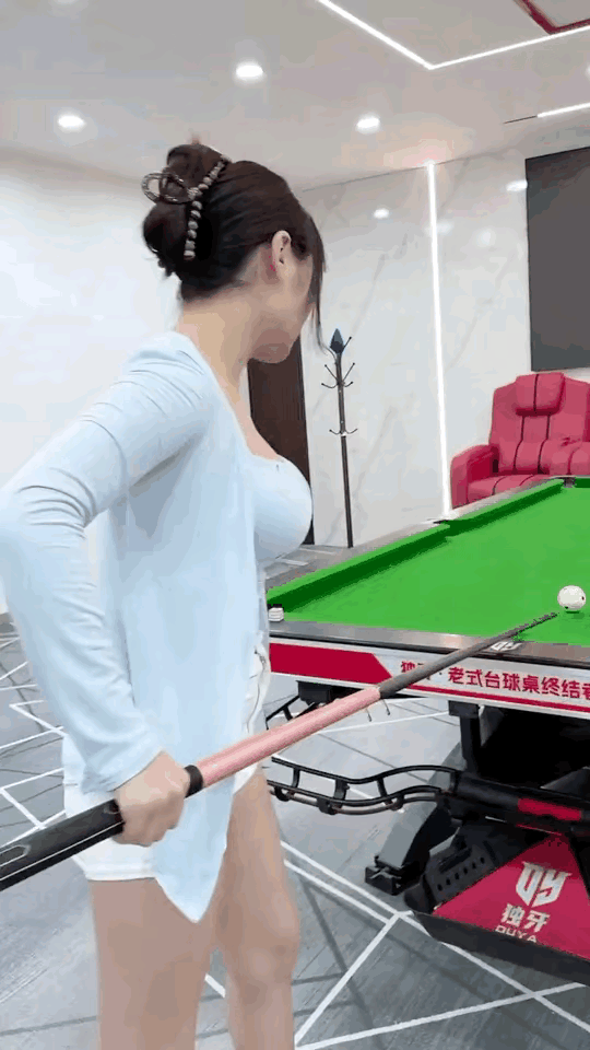 单手开球，不得不说，帅到了极点，有点东西