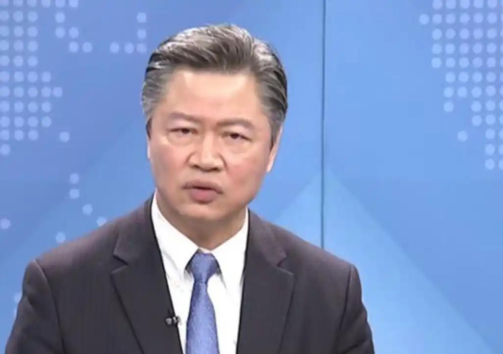 赖岳谦：脸面都丢光！“林肯”号被迫停靠泰国，当众闹出国际笑话，只因有件“火烧