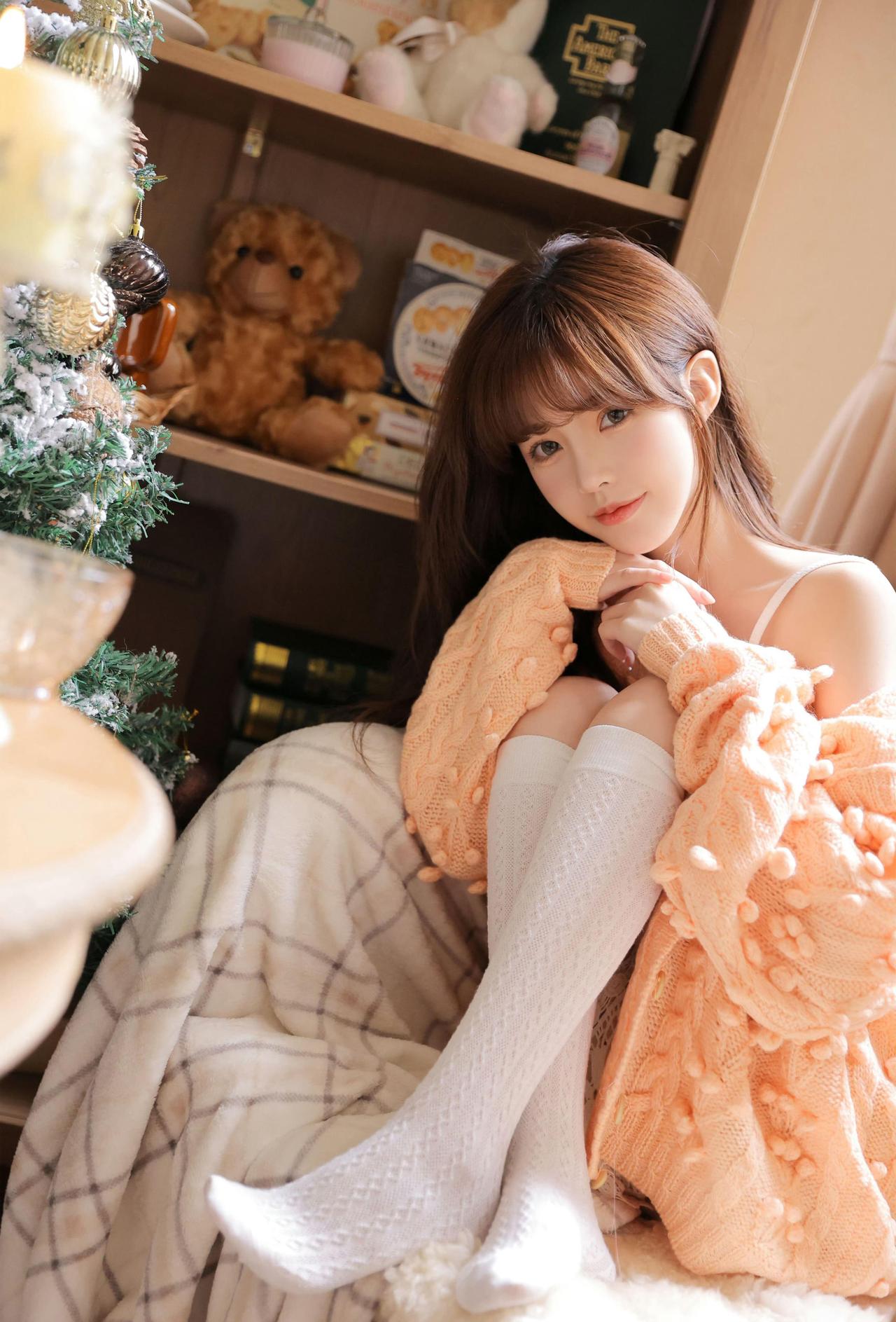 清纯小姨卧室高清写真（9.8分）