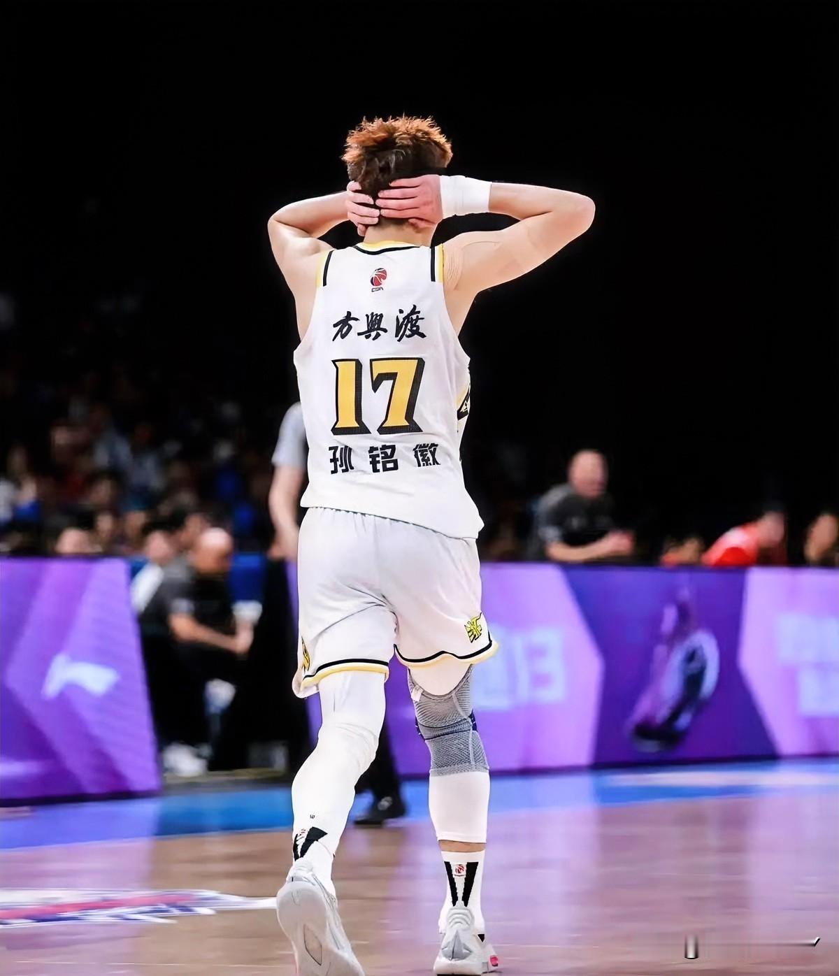 浙江广厦估计以后都不想再参加俱乐部杯了，不是因为孙铭徽崴脚，而是他们现在的