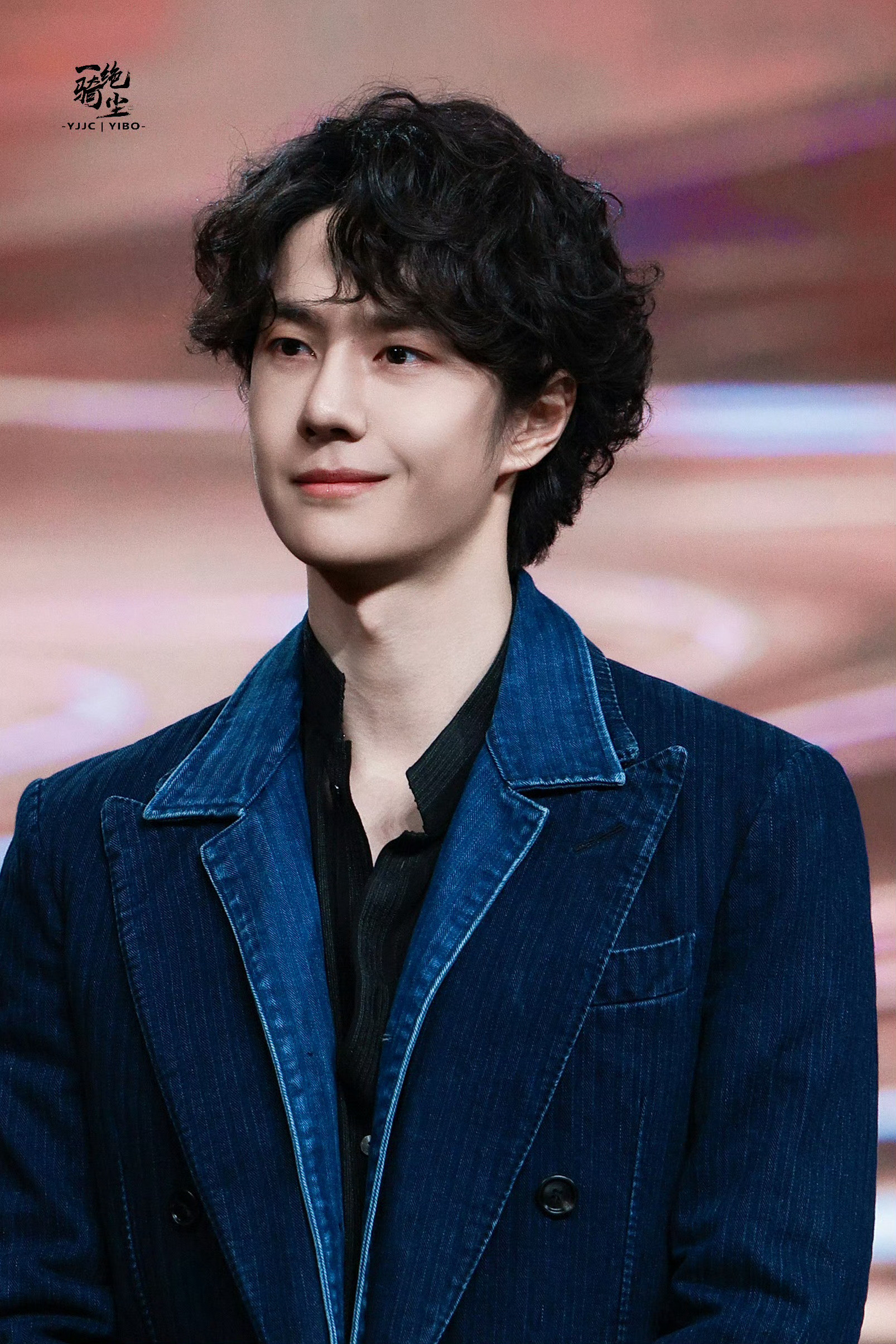 探索新境一里面问王一博，你的底色是什么，他说，就是我的所有言行都发自于我的内心。