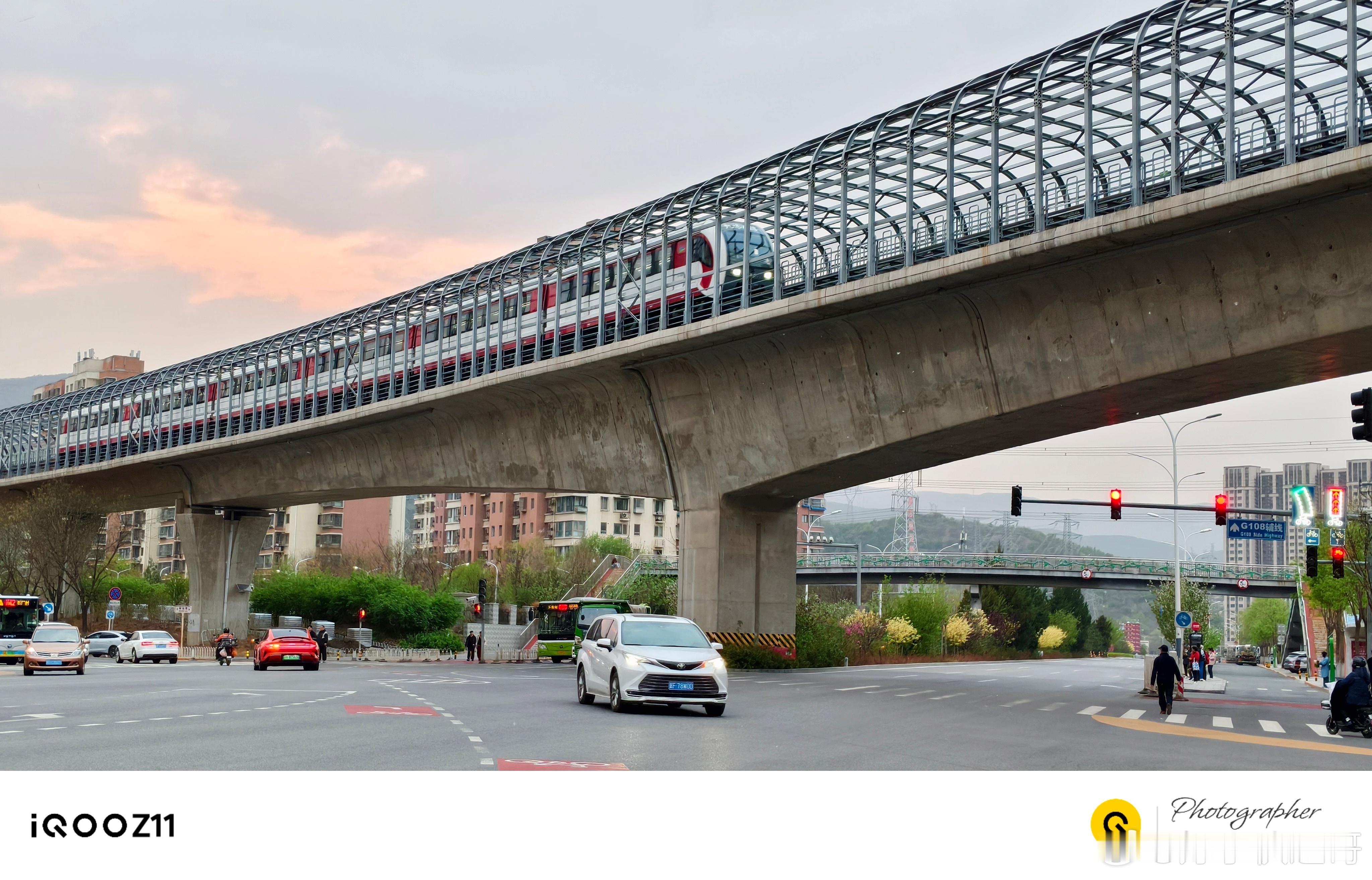 iQOOZ11带着手机，这几天的随手拍，感觉非常的不错，有没有大片的感觉？iQ