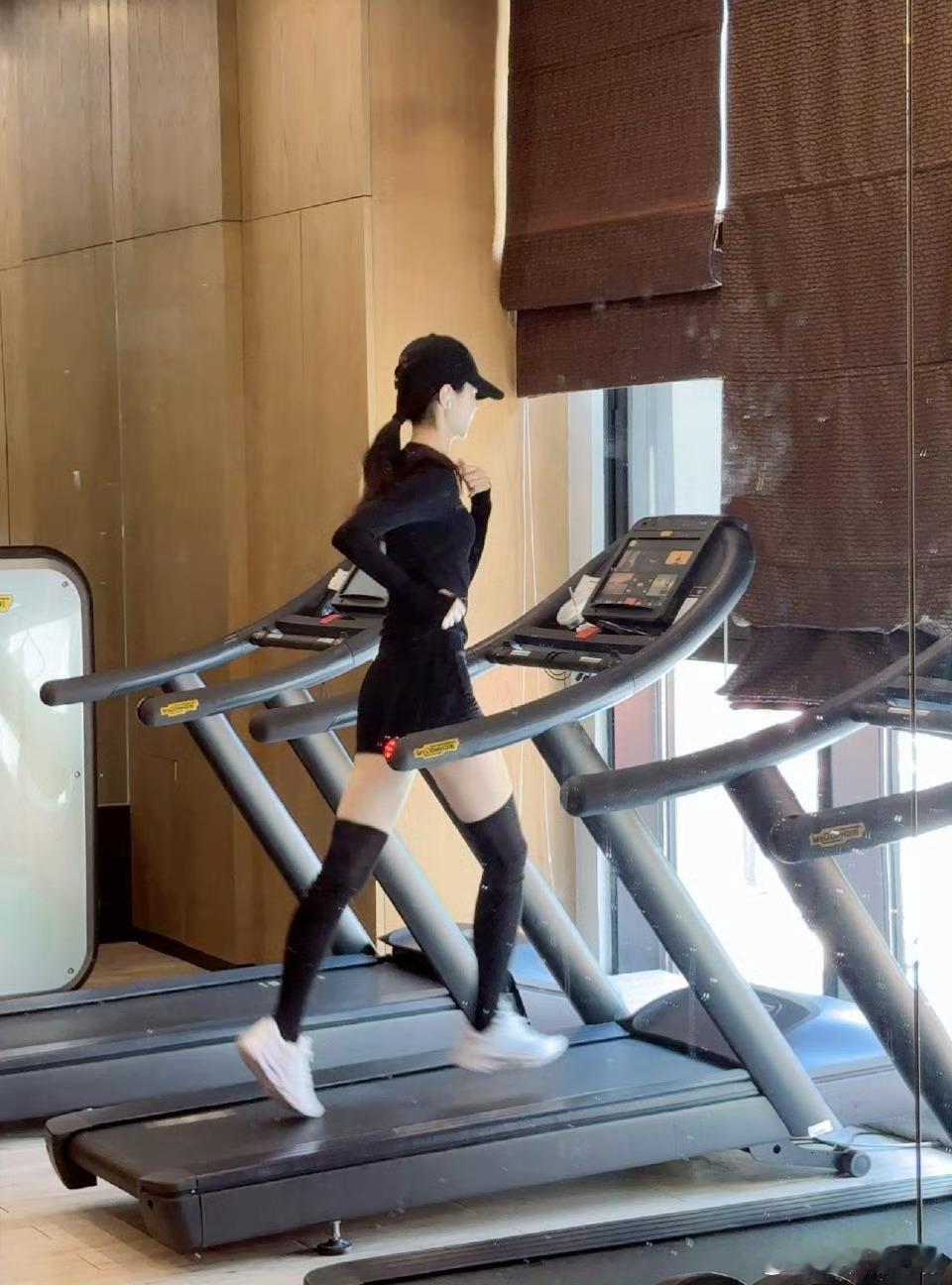 宋轶，长这么美还这么自律的车车​​​