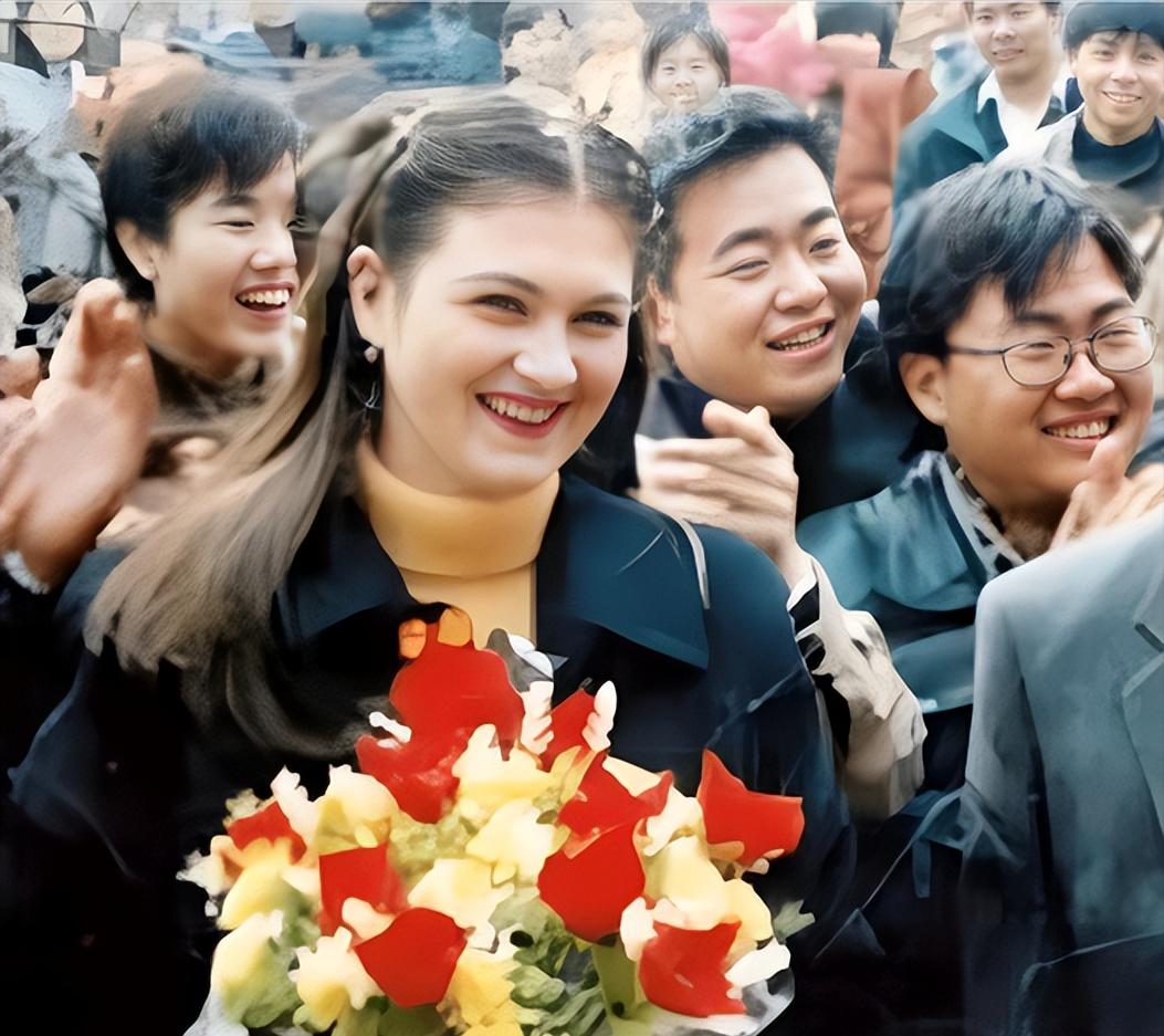泪目！23岁乌克兰女子，远嫁给河南穷小伙，婚姻8年，生下3个儿子，都上了乌克兰国