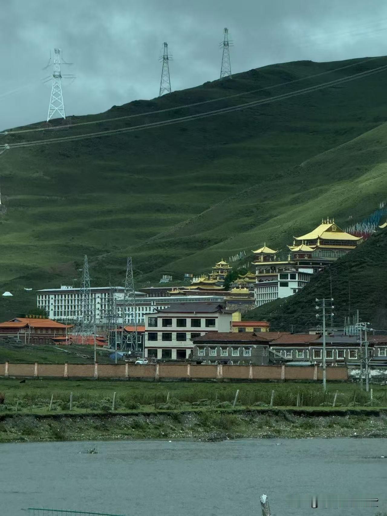 川西封神路线，贡嘎垭口+理塘+兔儿山保姆级攻略📝行程路线贡嘎垭口→理塘