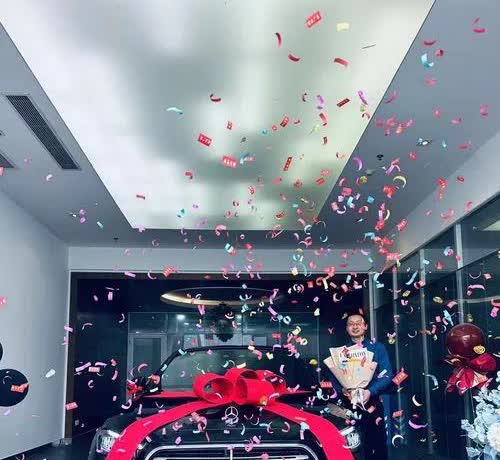 买车时千万别忘了向4s店要的赠品1. 倒车雷达、倒车影像2. 行车