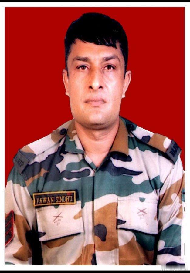 一名印军在藏南地区中印实控线附近执行巡逻任务摔死据印度时报报道，近日印度陆军第