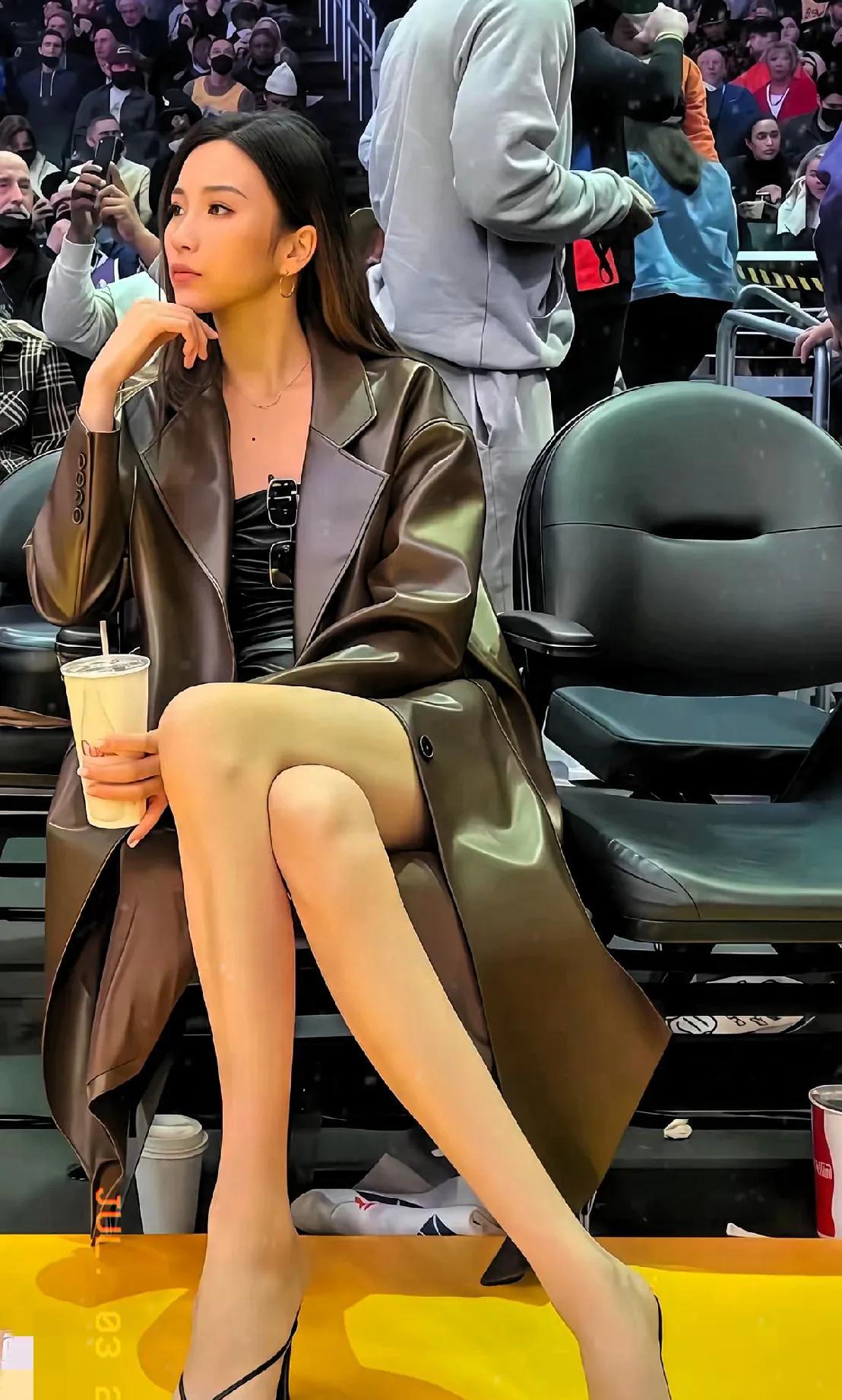 我问朋友：如果这个美女答应嫁给我，我可以娶她呢？朋友说：如果你想活的辛苦又死的
