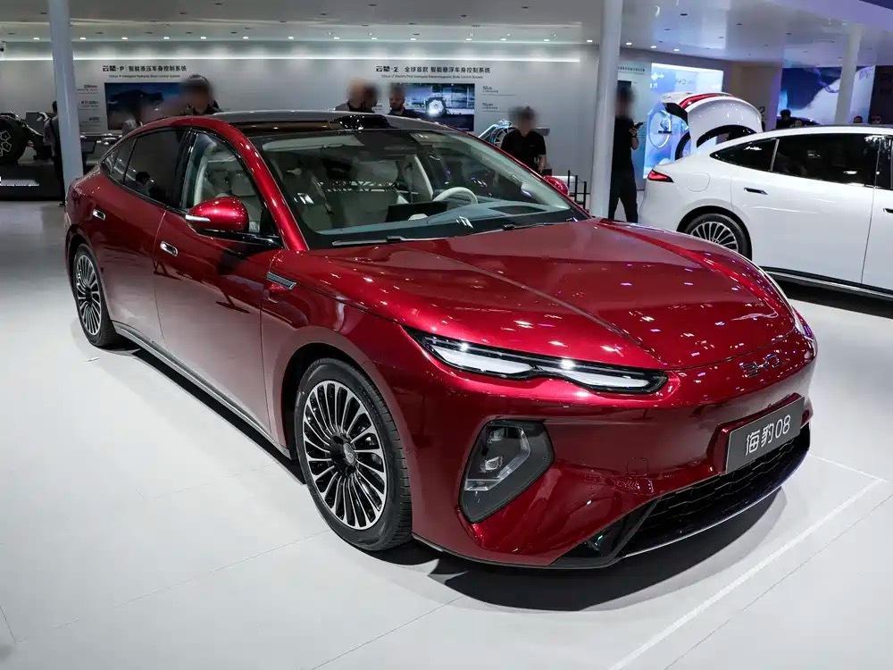 2026款比亚迪海豹08，全新中大型轿跑车型。纯电版搭载800V高压平台+第二代