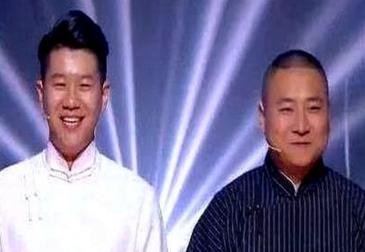 贾伦直播时被问侯耀华的事，回答得很微妙。网友问他侯耀华怎么成了大师兄，他直接