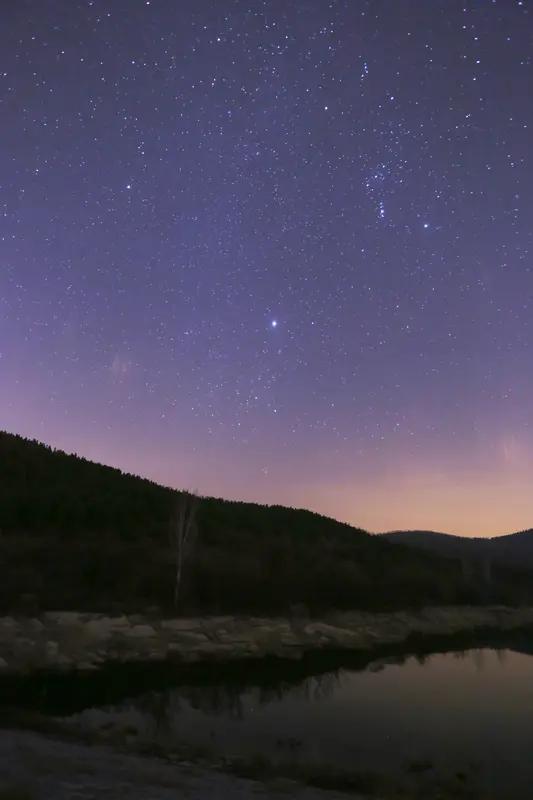 和双鱼座在一起累，是因为他们太极端又善变。双鱼能柔情似水，也能歇斯底里。在恋爱里