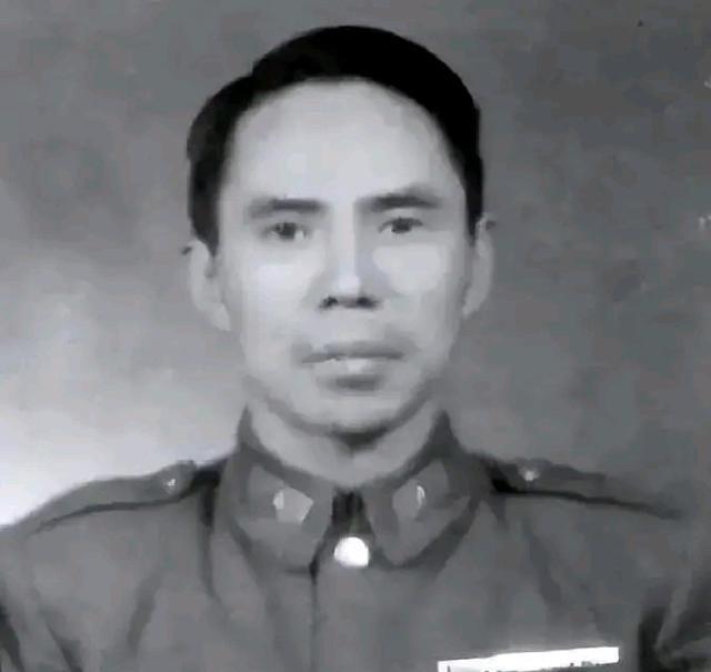 1956年，国民党中将毛森逃出台湾，1968年，他流亡泰国靠养鸡活命；1992年