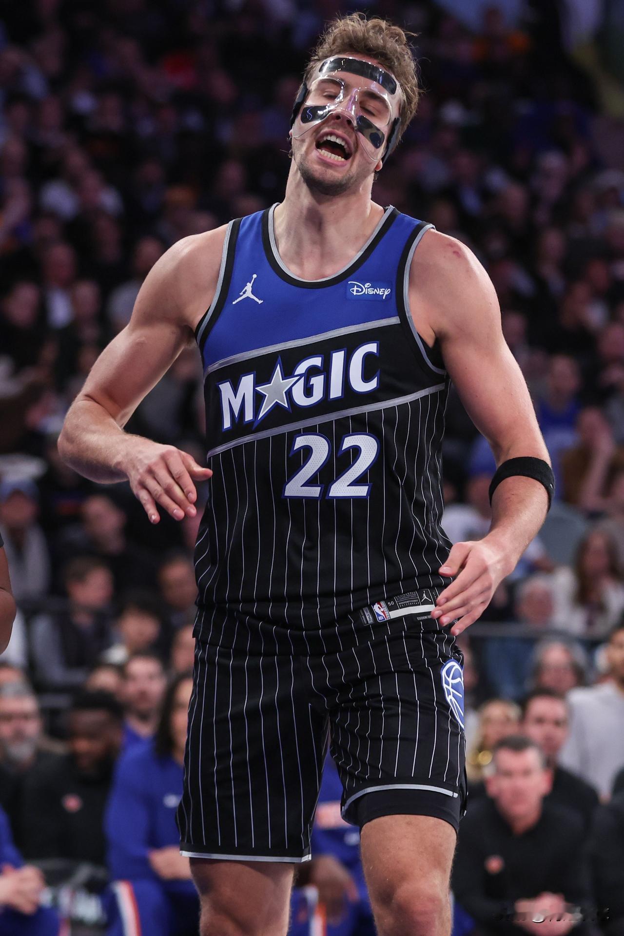 12月9日一早，NBA联盟魔术队传来两大最新消息！一：在12月8日客战尼克斯