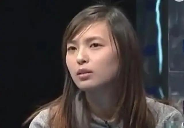 她嫌丈夫没出息，狠心抛下2岁女儿，一走就是二十多年，哪料，女儿结婚，她竟现身，妄