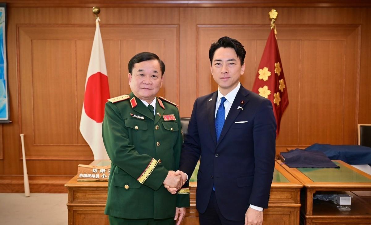 越南派出国防部高官访问日本，这是站台吗：据外媒报道，今天越南国防部副部长和外交部