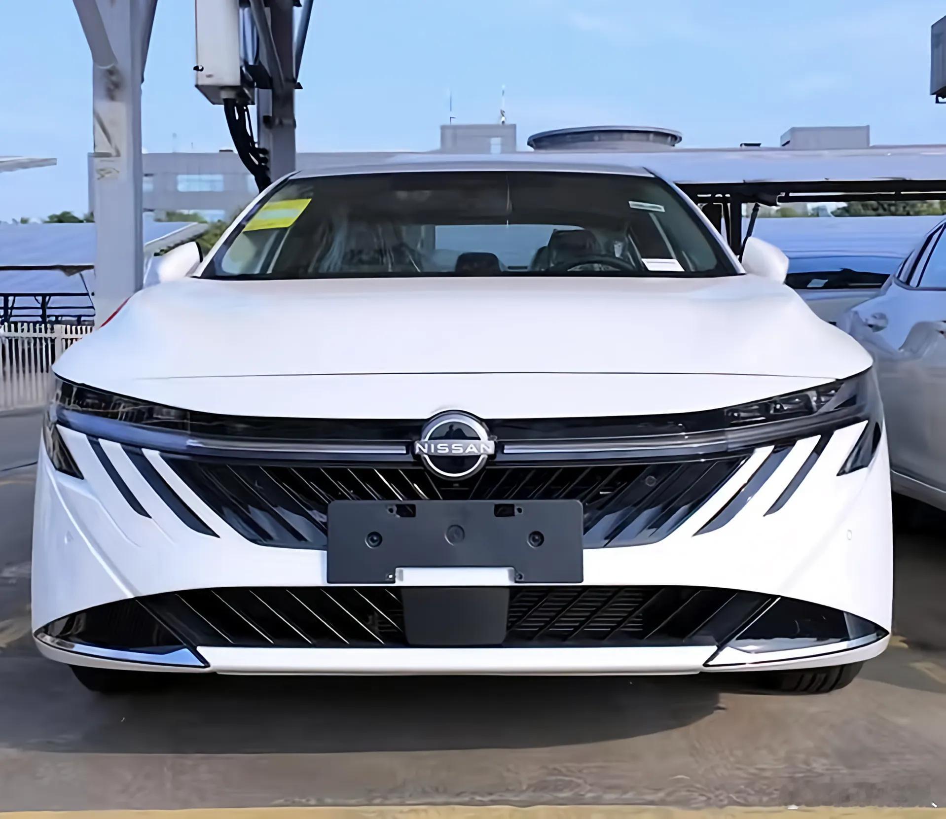 15代轩逸真的是最好看的一代，也是目前紧凑级车里最好看的一个，只有1.6L自吸真