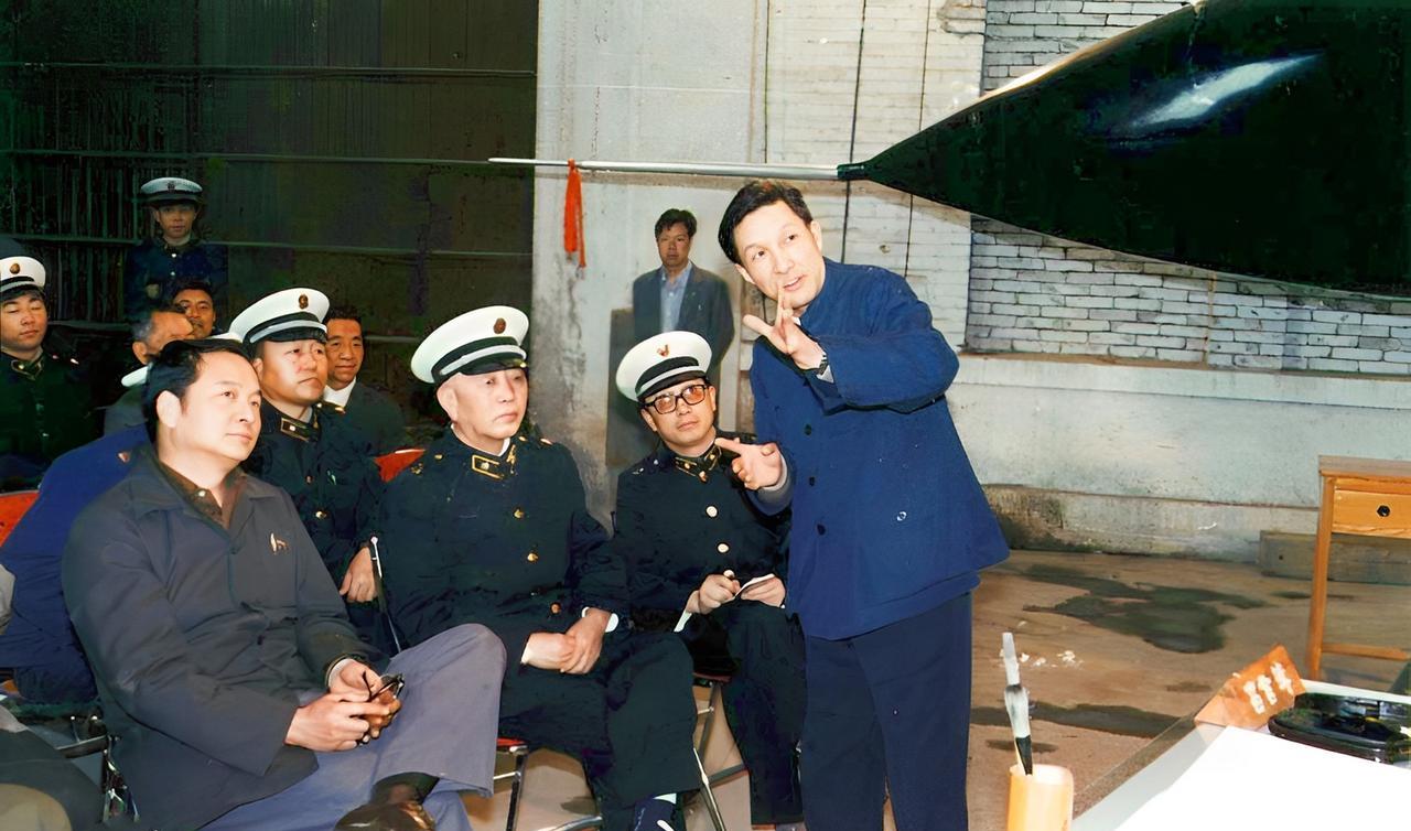 不知道图1的具体时间，暂且认为是飞豹的改型吧（参见图2）~“飞豹”一路走来，坎坎
