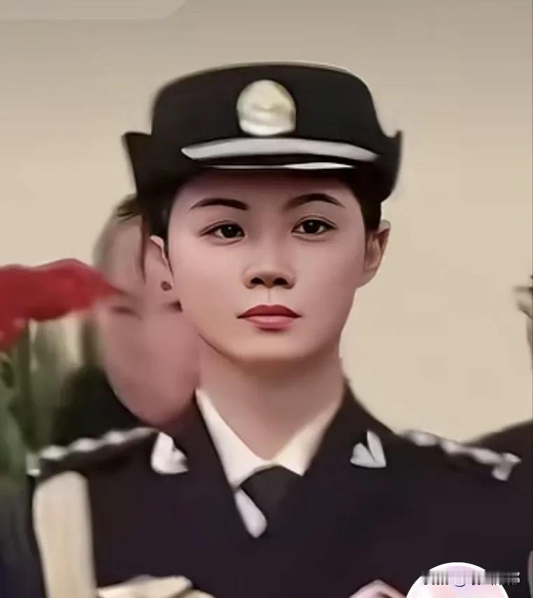 行行出状元，镜头里的严女士