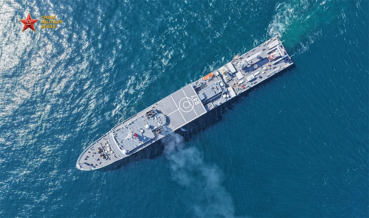 #中国海军#海军某救援舰支队926型潜艇救援舰阳澄湖舰潜艇救援训练。​