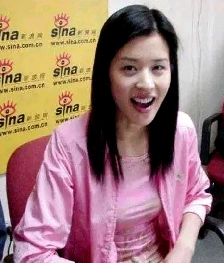 2001年，著名导演张艺谋与当时只有19岁的模特王海珍一起到澳大利亚拍摄广告。