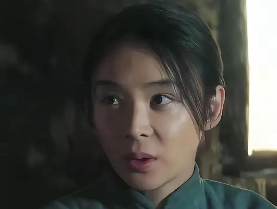 央8刚刚播完《生万物》，接着就播《归队》，相同的演员有3个，林永健、倪大红、宋家