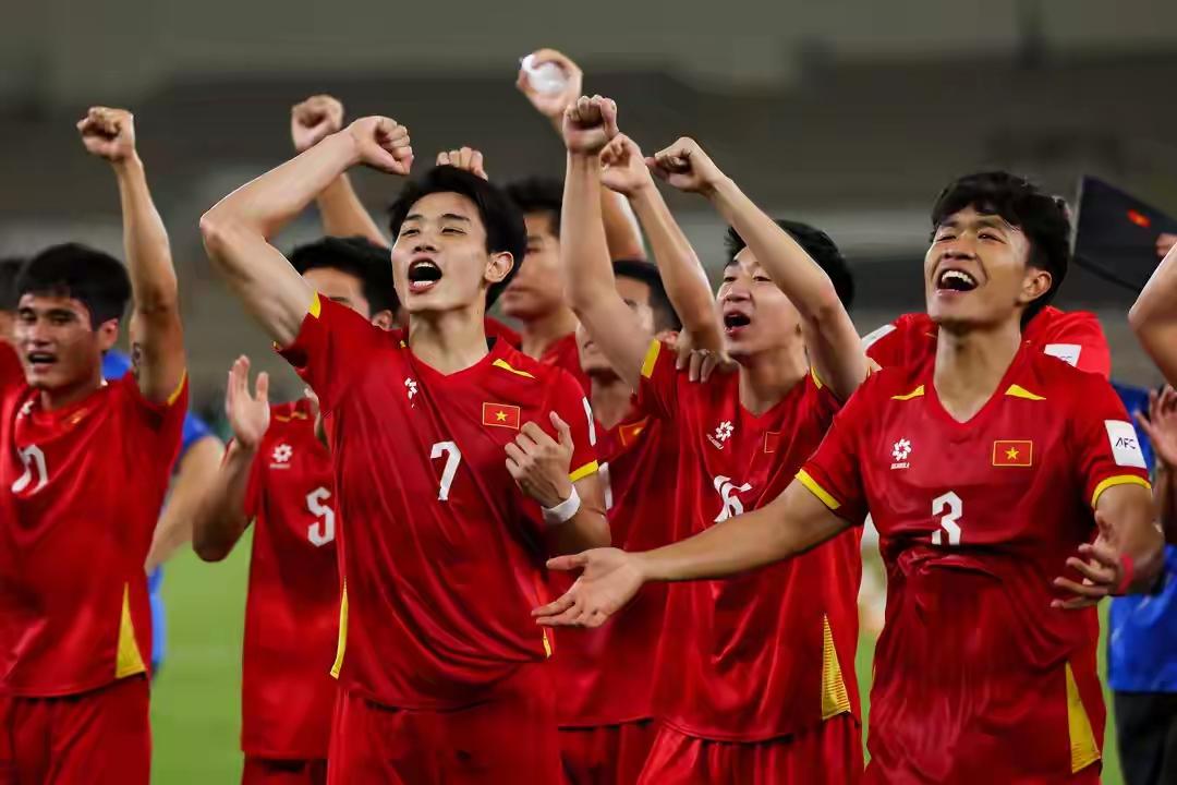 哈哈，韩媒要急了，范志毅10年前名言“真不要nian，还要输越南”这话，昨晚又在