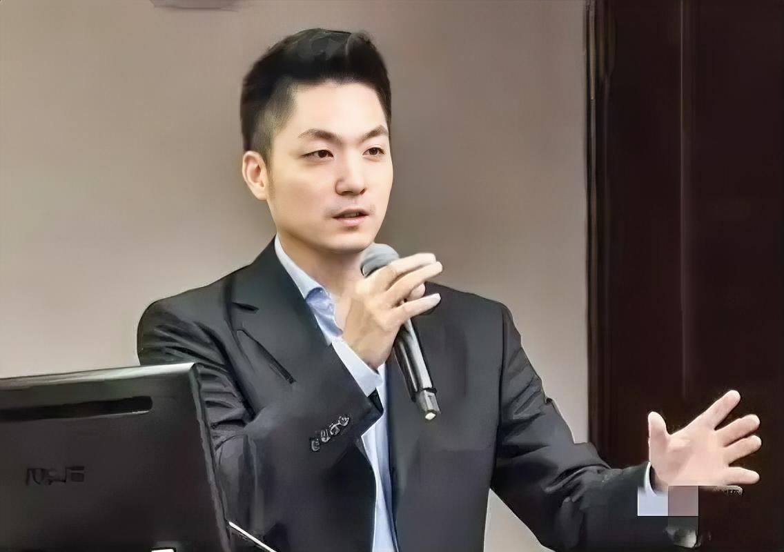 岛上传来消息，台北市市长、蒋介石的曾孙蒋万安公然表示，自己绝对不可能去选下一任国