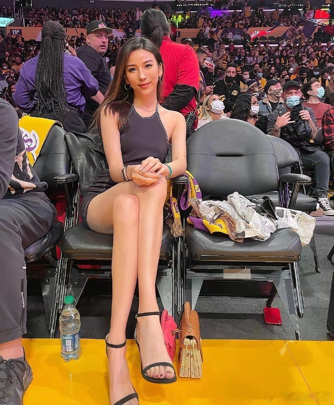 看NBA天天坐第一排实力不容忽视[滑稽笑][滑稽笑]​​​