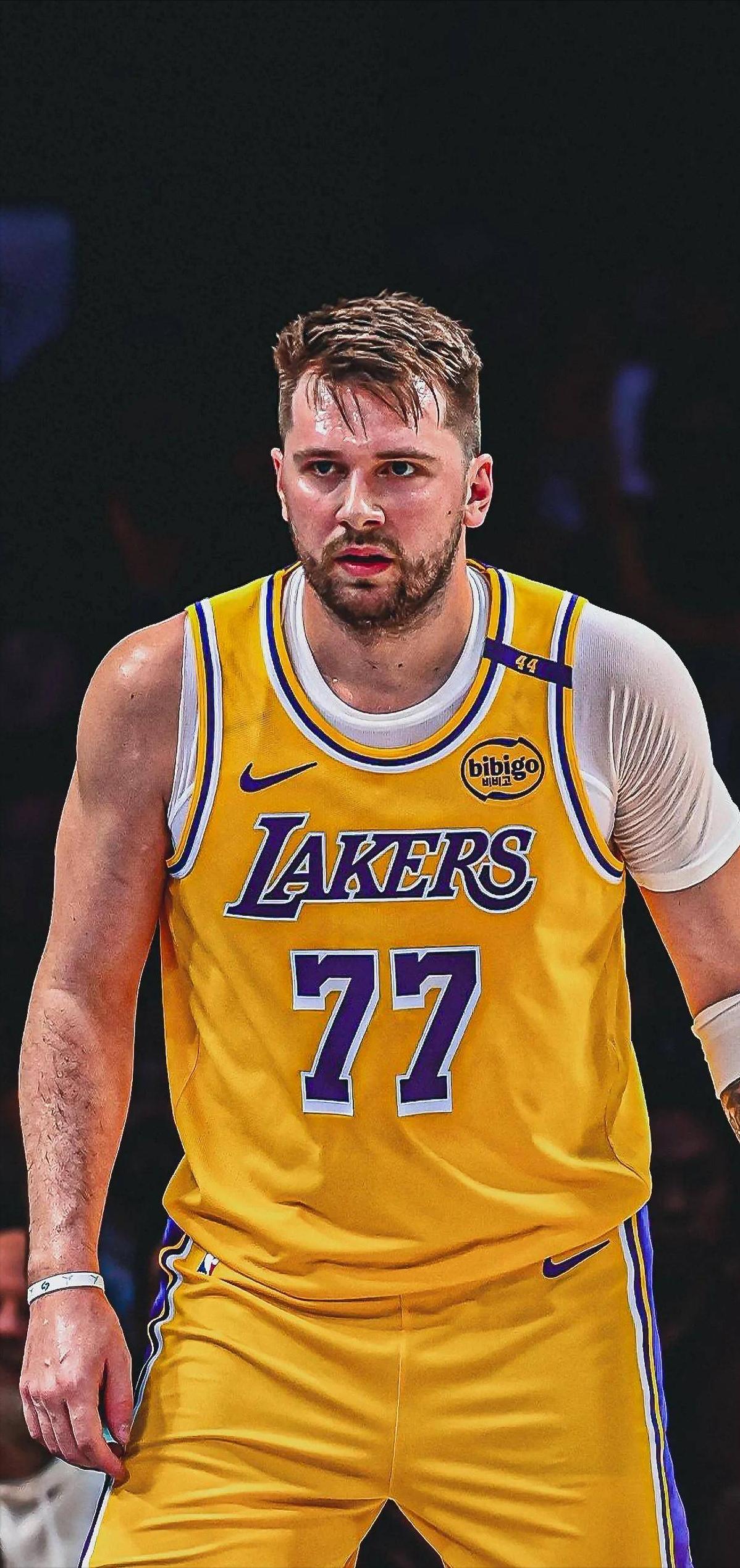 东契奇这种球员在什么环境下都不存在不行！谁再敢说东契奇不行？看看他在斯洛