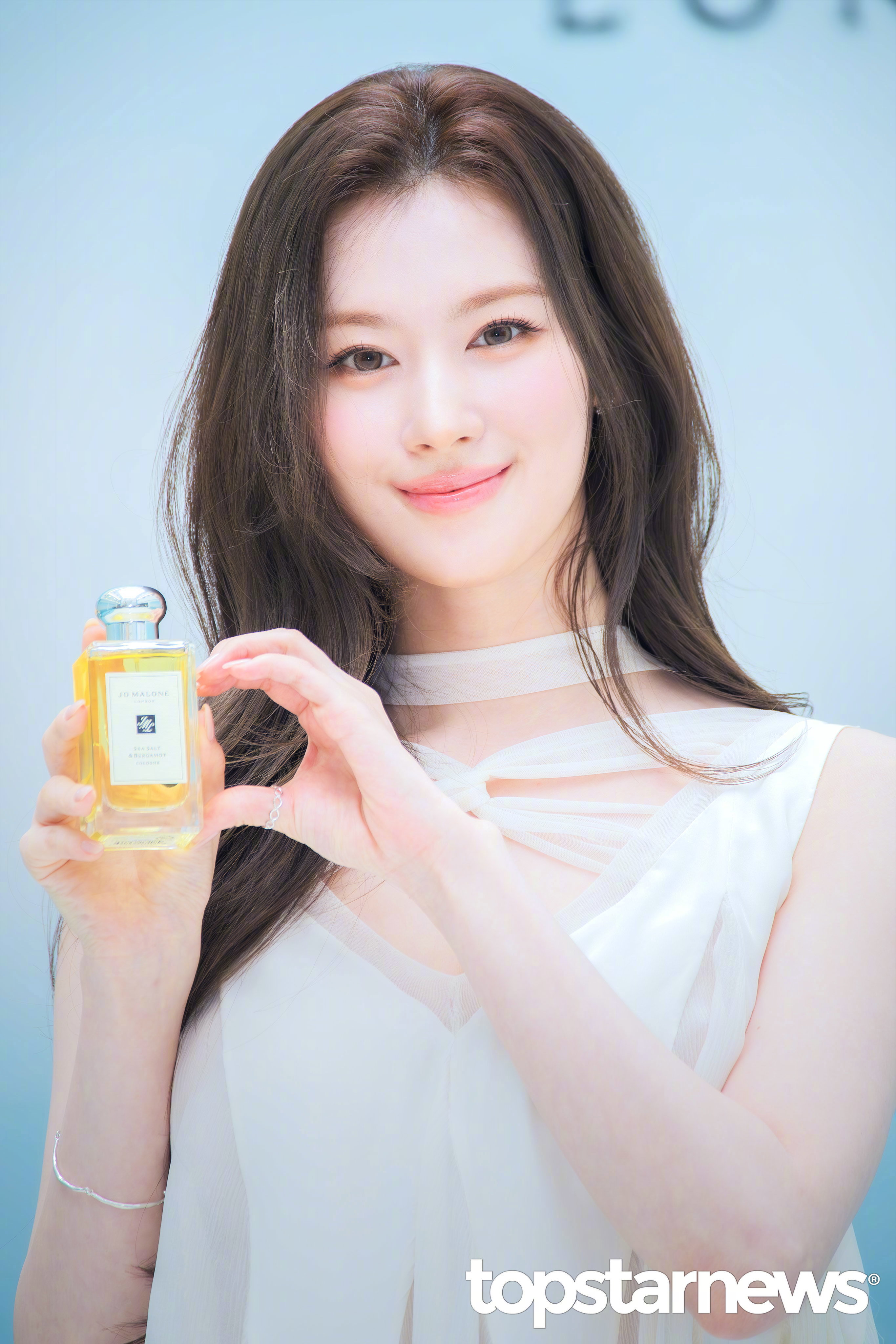 【Theqoo】今日出席祖马龙伦敦快闪的SANA，清爽女神Sana