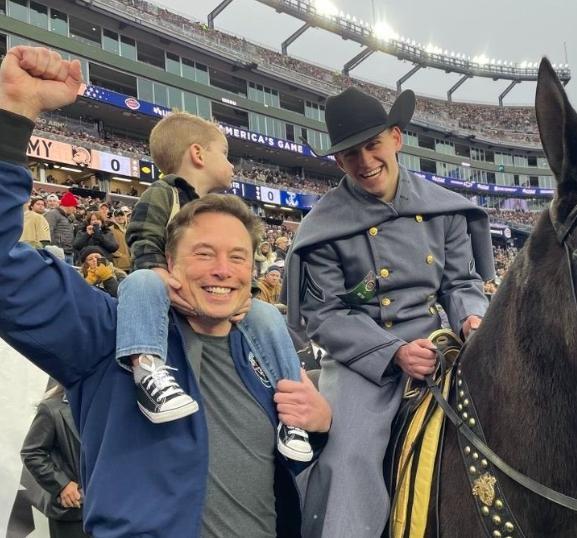 不幸福，马斯克的烦恼。是的，你没听错，作为世界首富，坐拥身家8520亿美金，