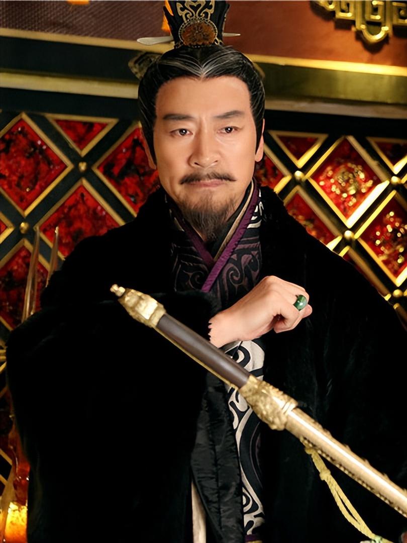 西汉霍光最爱用的家奴冯子都，主子刚下葬就睡了主母，出门排场盖过丞相元平元年，