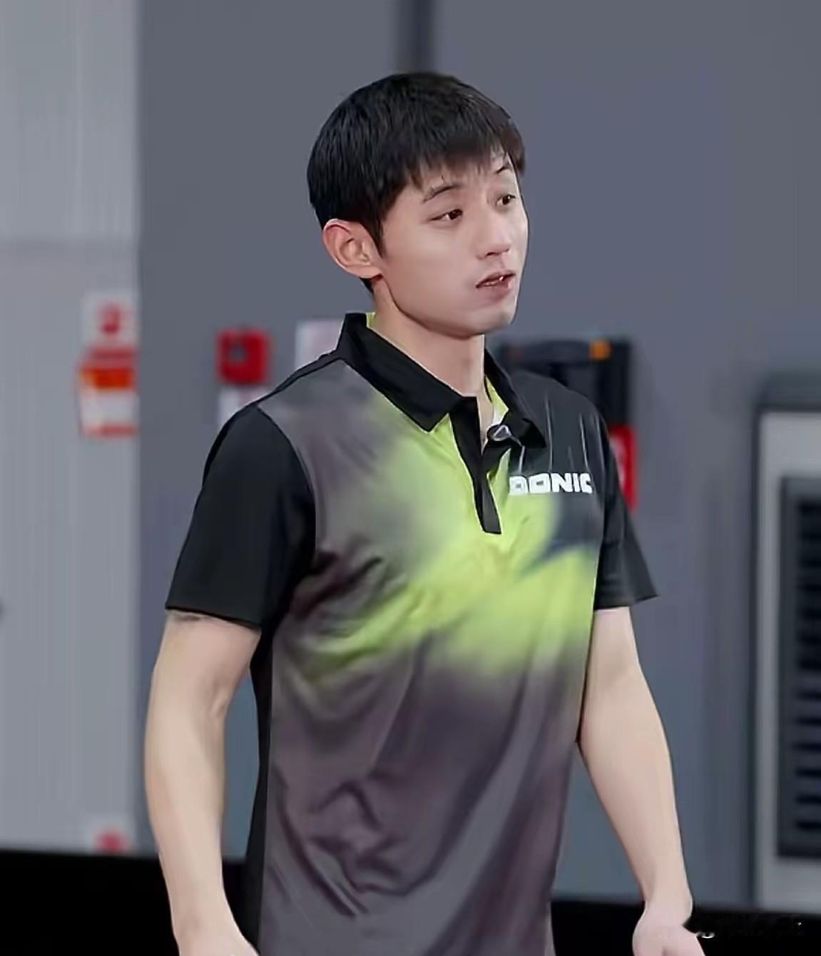 你们别听张继科说的，他说的也只有小胖能做到[呲牙笑]近期号称不看比赛的张继科，