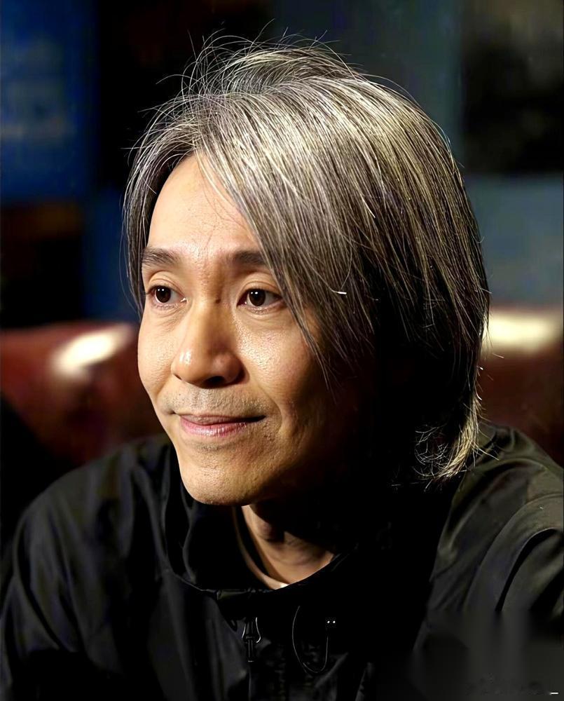 周星驰这次真的疯了，3.8亿砸《功夫女足》，赔本的买卖谁会干？他就不怕像《新