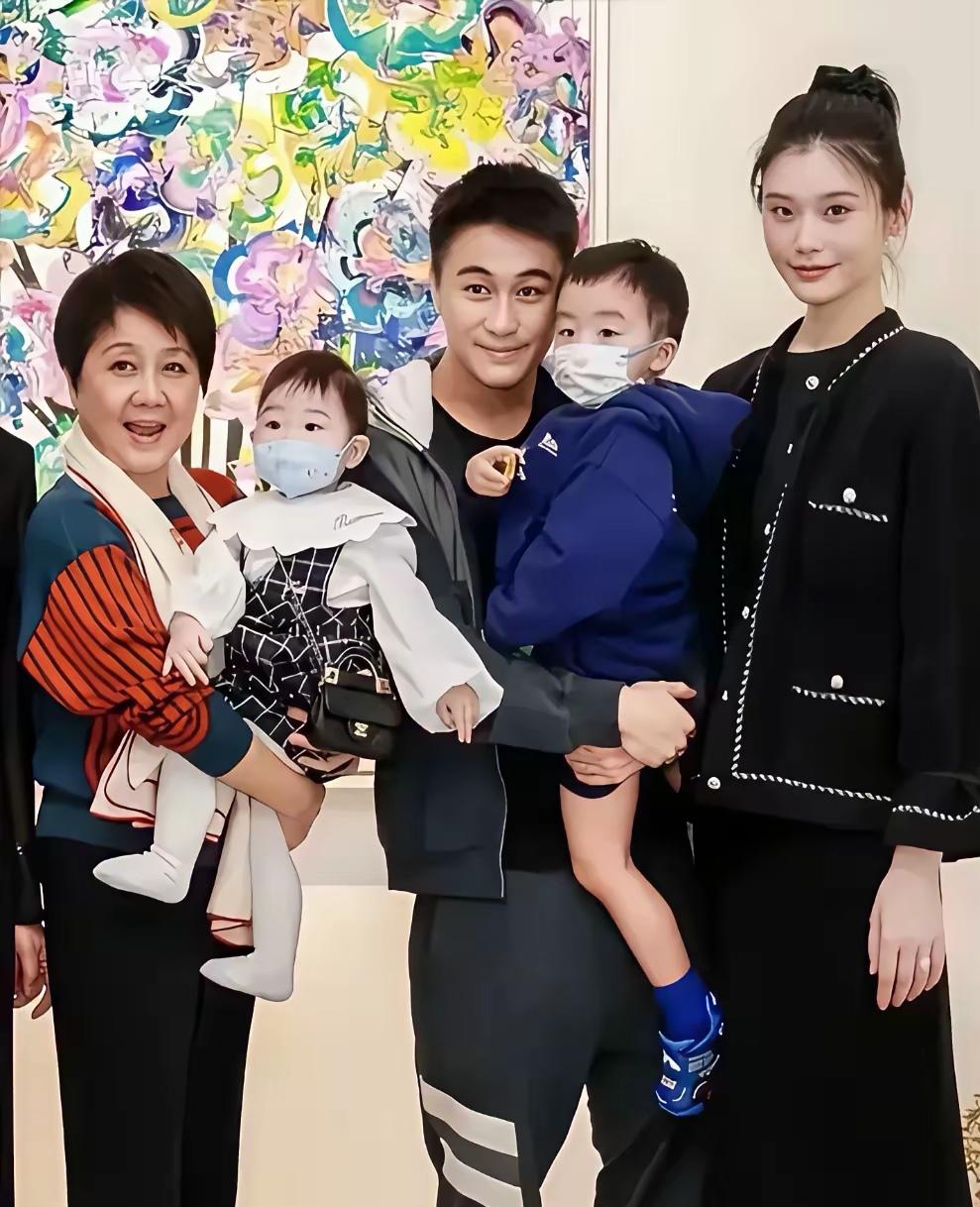 何猷君娶奚梦瑶，哪是什么“高嫁低娶”？人家算的是这笔账何猷君和奚梦瑶刚官宣