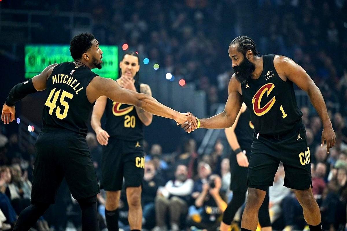 骑士最弱的一环，我一直以为是侧翼。没想到啊！大伤初愈的马克斯·斯特鲁斯这么猛