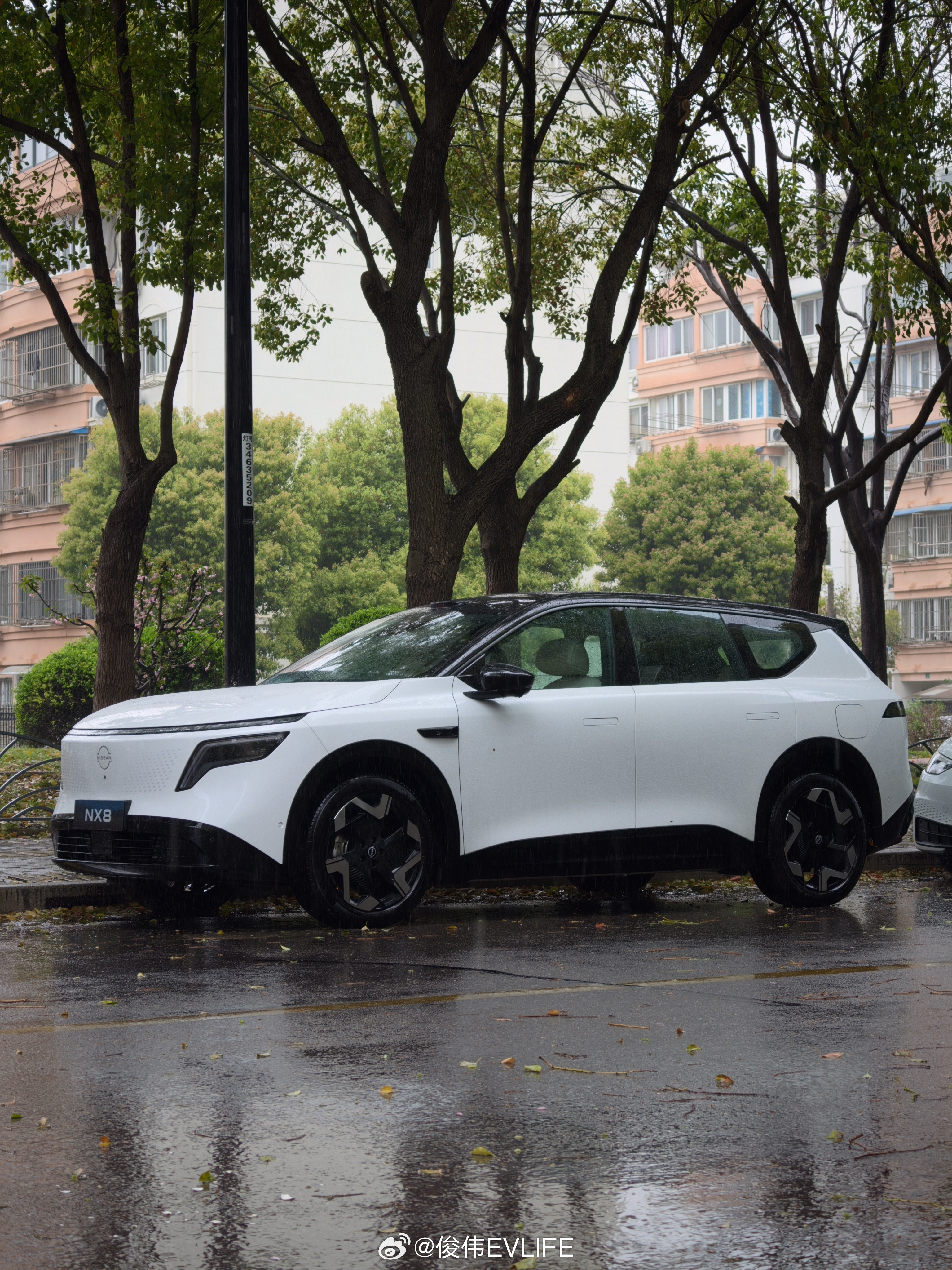 体验上咱东风日产NX8了！内饰方面不少小细节凸显日产的用心。