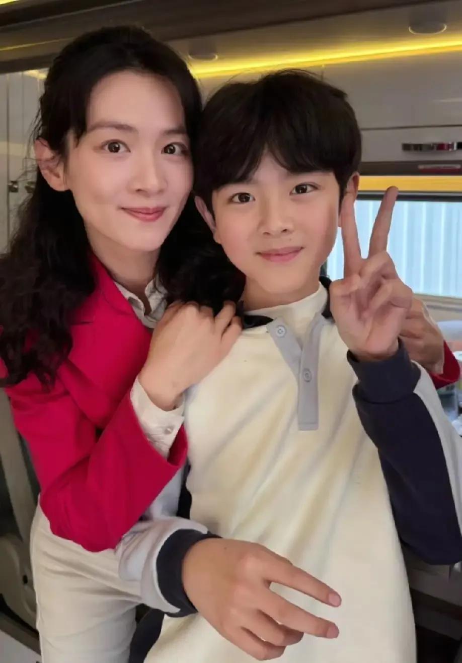 音乐工程专业的陈昊宇成为演员，看似顺利的背后，全是咬牙的坚持陈昊宇最近聊起早年