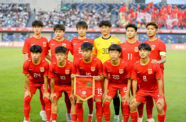 #国足未来四年赛事全部免费观看#2026年U23亚洲杯亚军、U17亚洲杯亚军，历史性突破。宋凯说将来