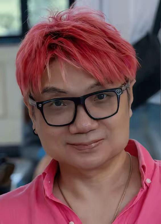 原来肖战和李现也曾被程青松打压过！2020年，程青松发了很长的博文怒点肖战，直