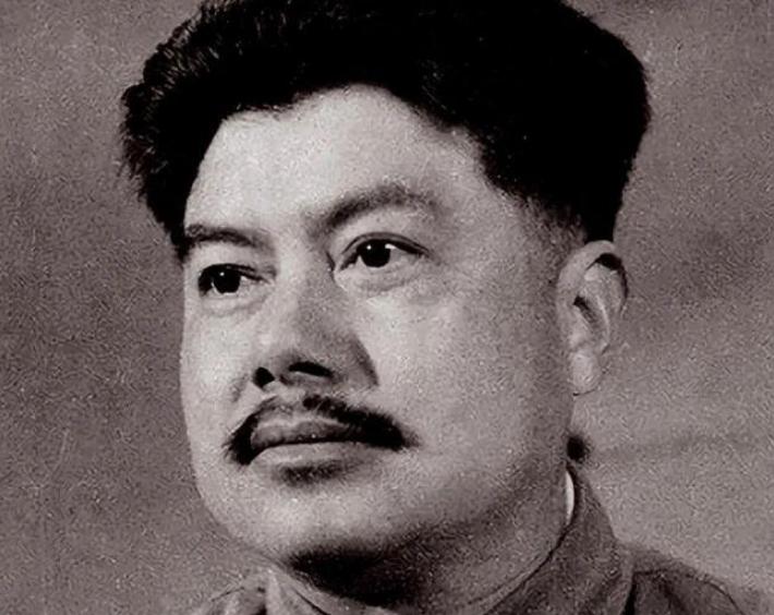 没啥名气的饶淑石，为何能当上华东局书记？他前期在大众视野里名气小，不是资历浅，而