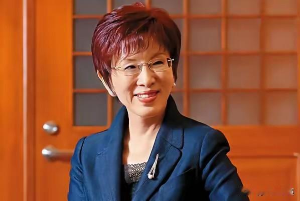 眼看郑丽文民调飙到66%，国民党那帮“大佬”，直接放手一搏要把郝龙斌这个民调仅5